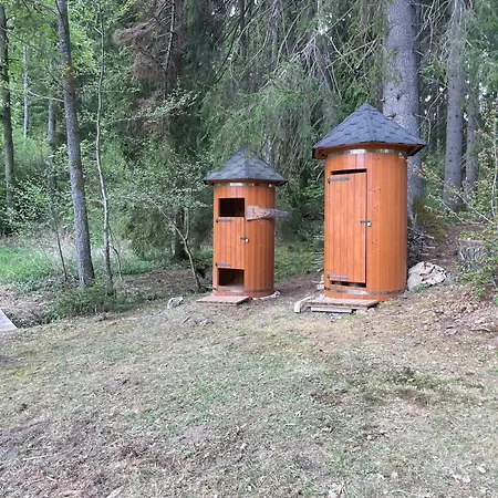 Netradicni Ve Dvou Drevenych Sudech Pro Az 8 Osob Luksustelt Vyšší Brod