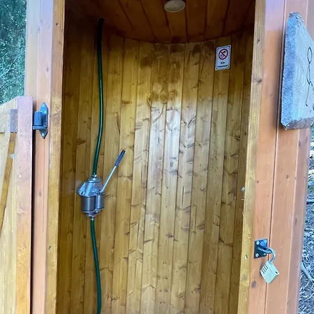 Netradicni Ve Dvou Drevenych Sudech Pro Az 8 Osob